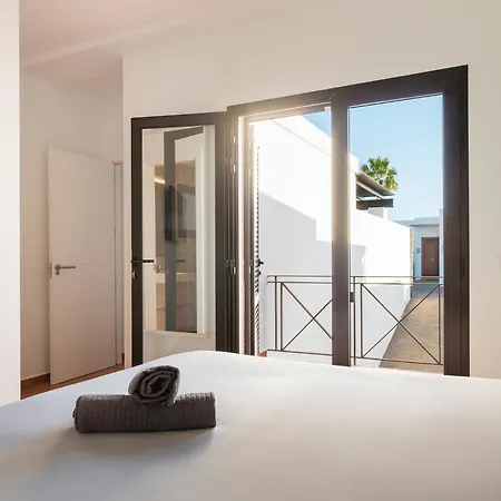 Aridane, Jacuzzi&heated Pool Villa *
