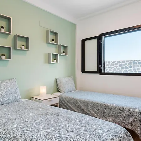 Aridane, Jacuzzi And Heated Pool Willa