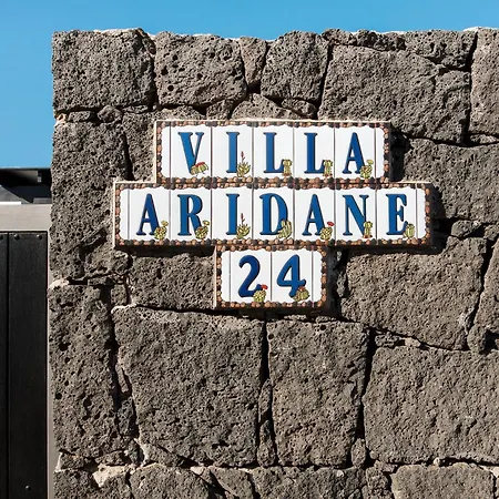 Aridane, Jacuzzi And Heated Pool Willa *